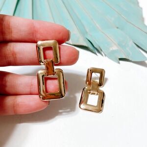 Gold geo dangle earrings S99